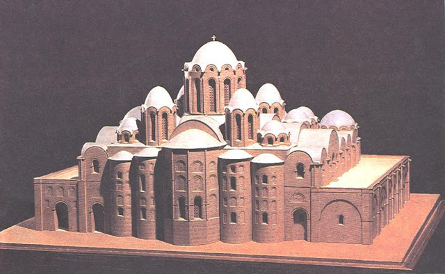 Макет - реконструкция первоначального облика собора