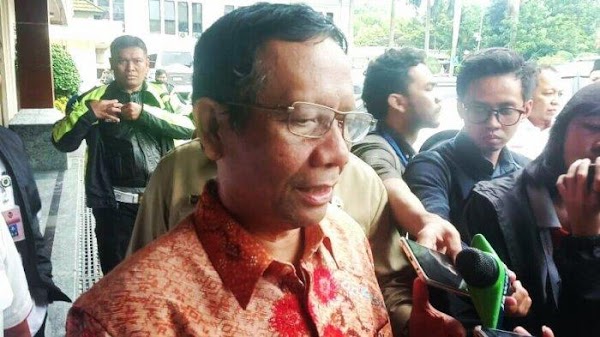 Sebut Jokowi Tegas Pemberantasan Korupsi, Mahfud MD 'PHP' Lagi Tokoh Bangsa & Lintas Agama