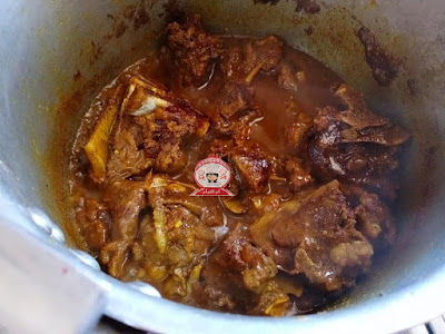 مروزية العيد على حقها وطريقها معلكة محمرة ومجمرة