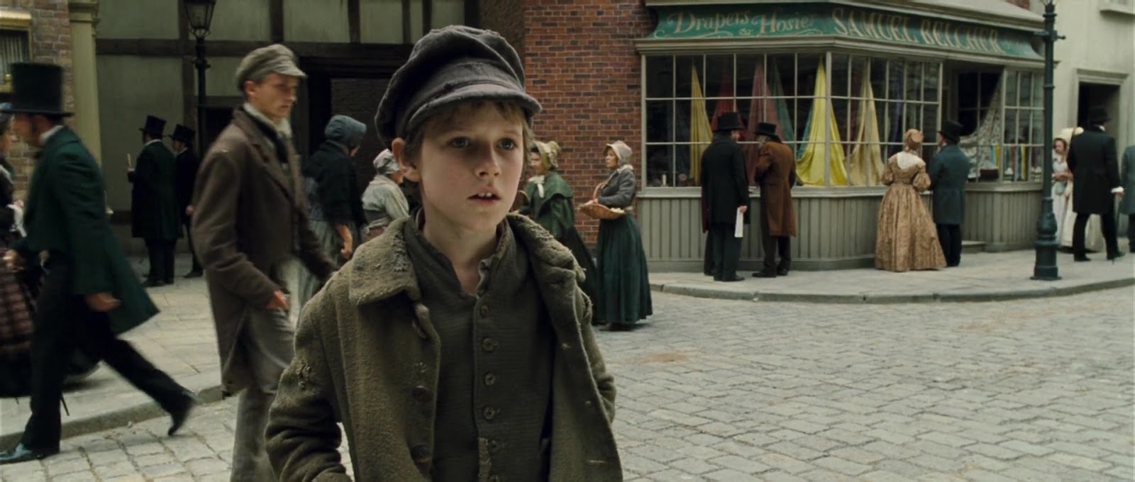 Оливер твист 2005. Браунлоу оливер твист. Оливер твист 2005. Оливер твист 2005 гэмфилд. Оливер твист / oliver twist (2005).