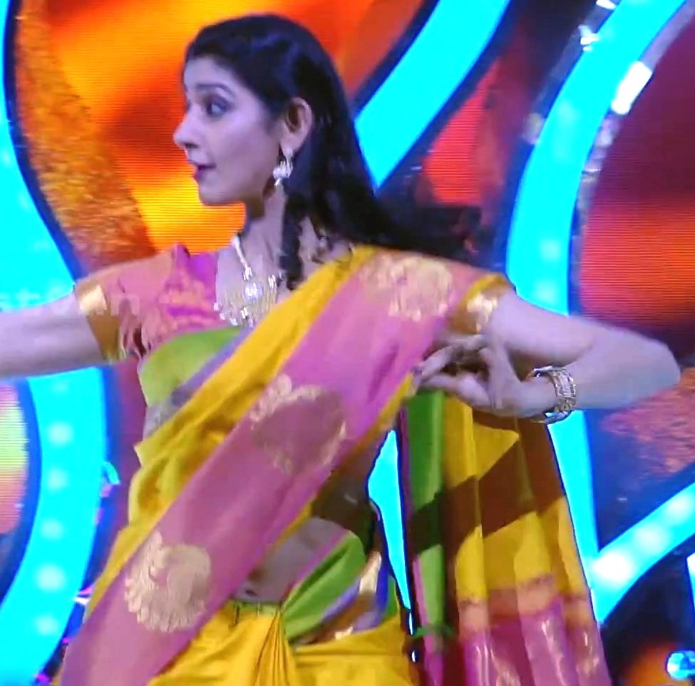 malayalam serial actress souparnika navel and cleavage pics malayalam serial actress souparnika navel and cleavage pics