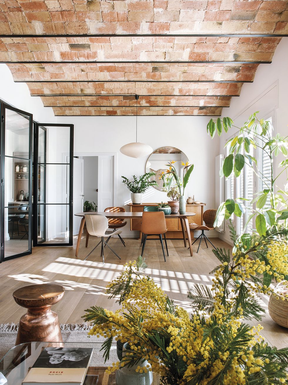 A house in Barcelona decorated with boho essence