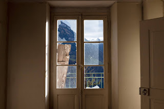 Maharishi had a wonderful view of the central Swiss mountains from his room. Maharishi had a wonderful view of the central Swiss mountains from his room.