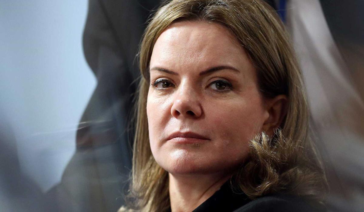 PT faz estudo para barrar decreto pró-armas de Bolsonaro