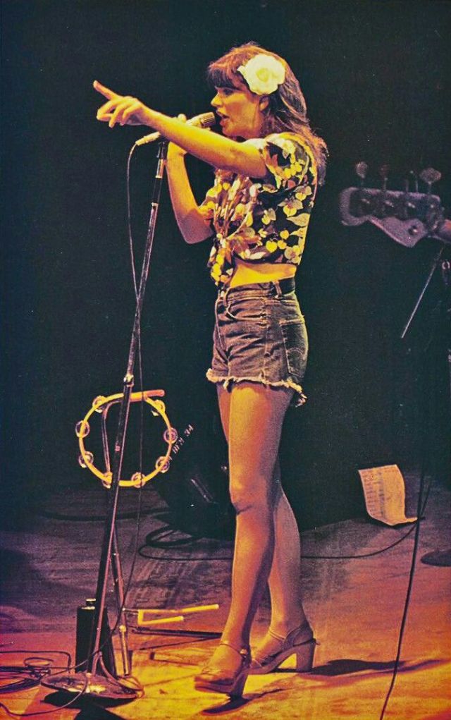 The First Lady of Rock: 25 Sexy Photos of a Young Linda Ronstadt on the