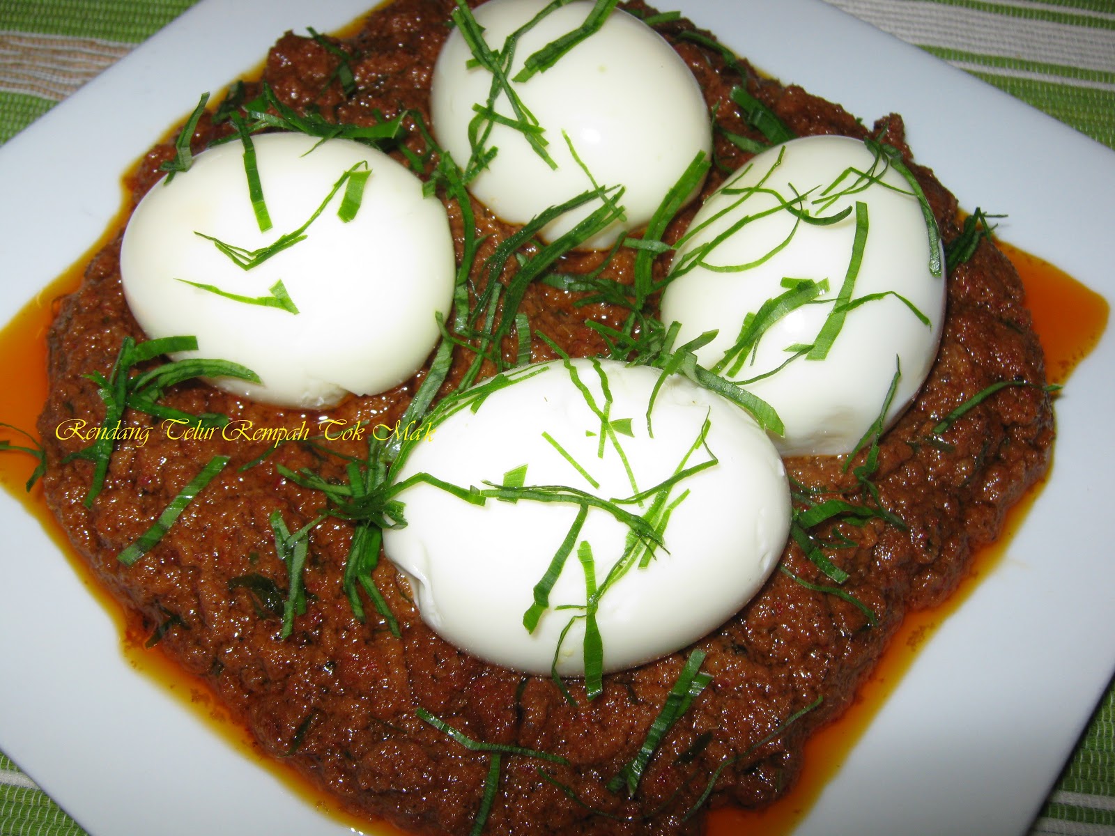 DAUN KARI Masakan Malaysia.....: RENDANG TELUR