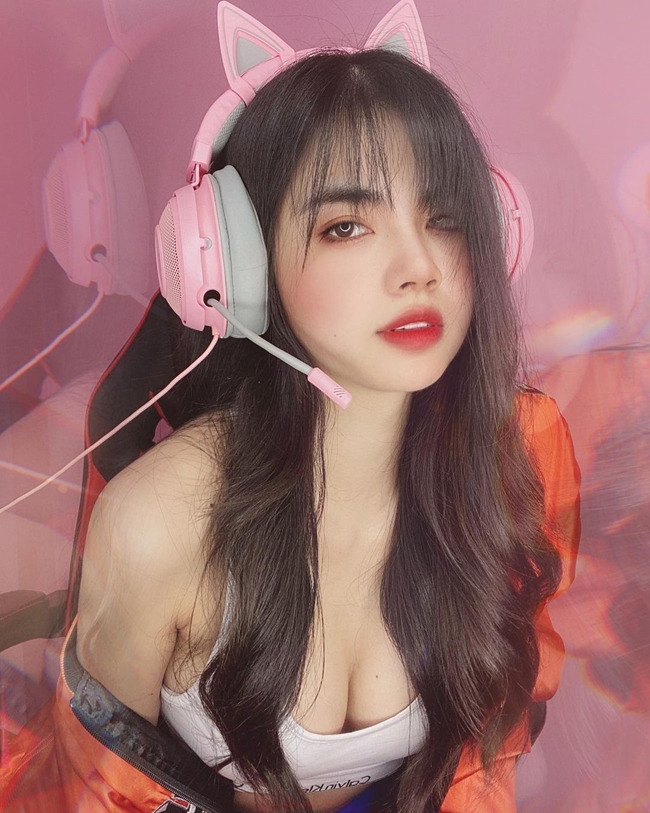 Mai Dora lộ ảnh nóng