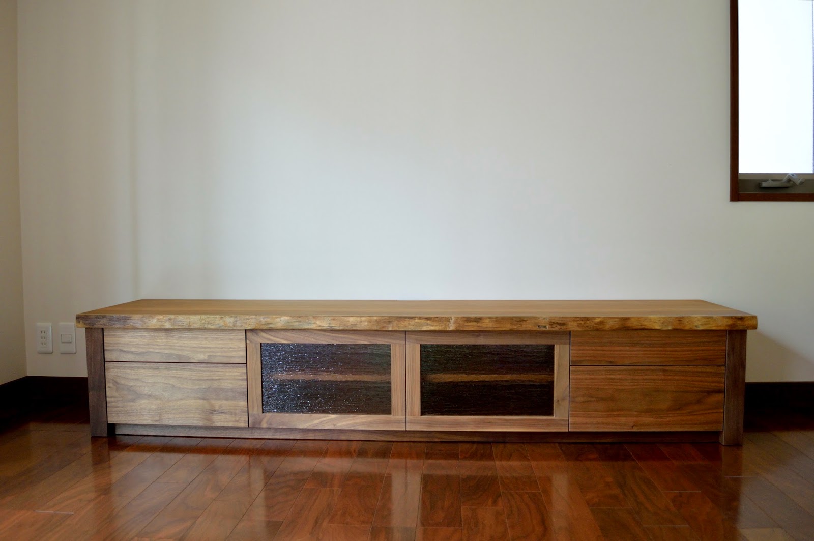 無垢材と一枚板にこだわった家具工房 神戸cachito furniture blog: アサメラ一枚板・ウォールナット無垢材 オーダーメイドの