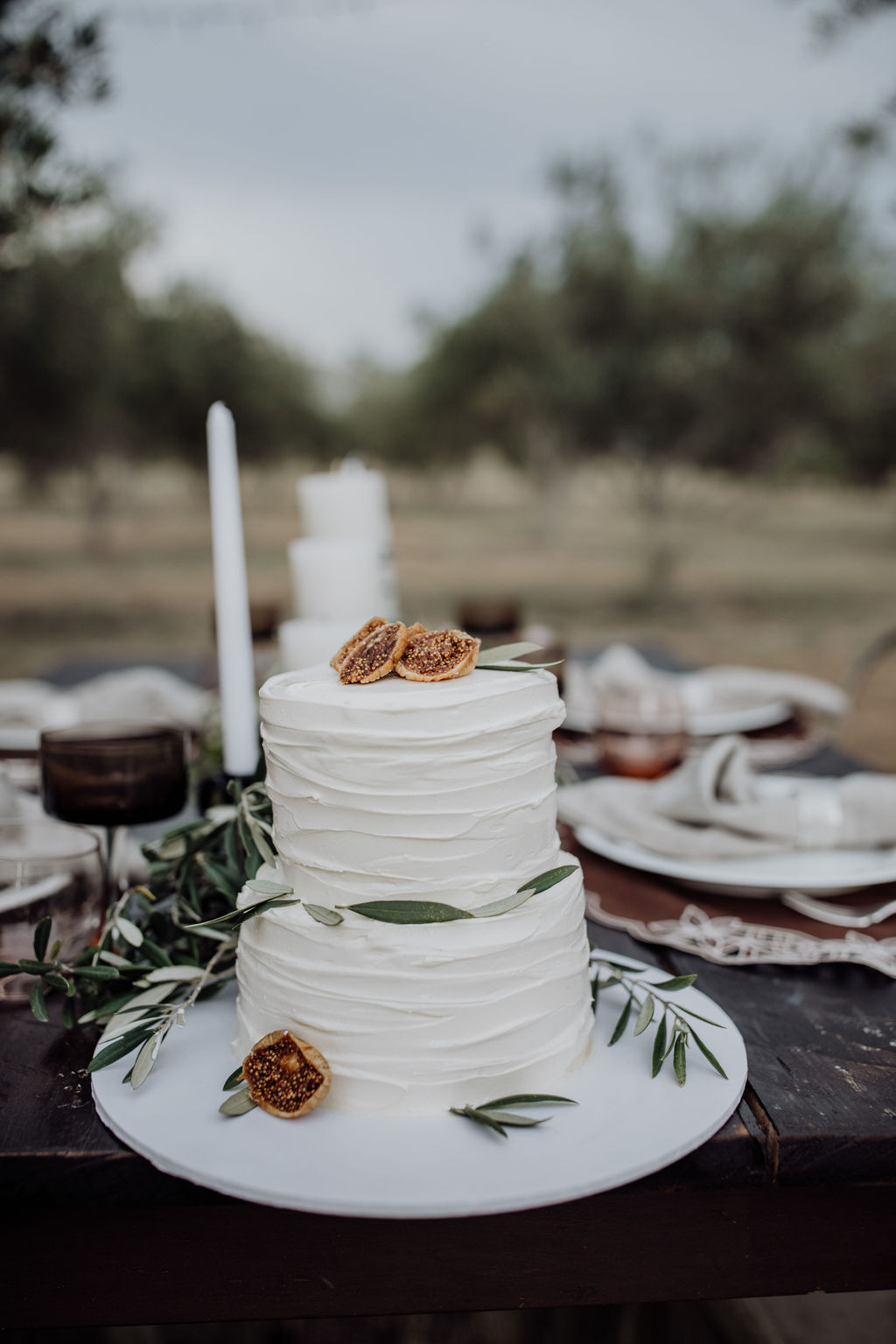 emma jade photography weddings olive view estate qld bridal gowns florals table styling cake