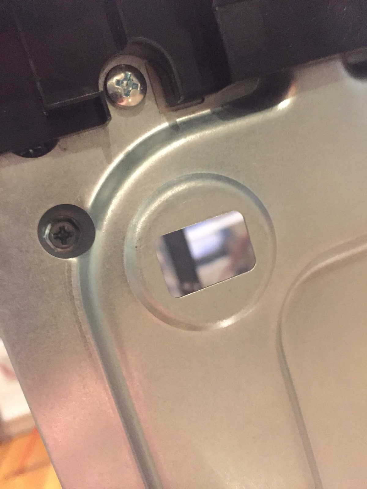 Repairing a Bosch microwave oven with a rusty door