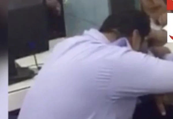 Man arrested in Dubai for filming crying worker?