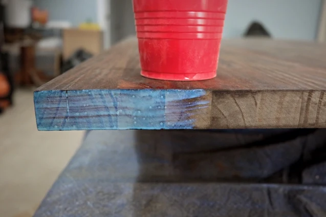 applying sizing to edge of desk top