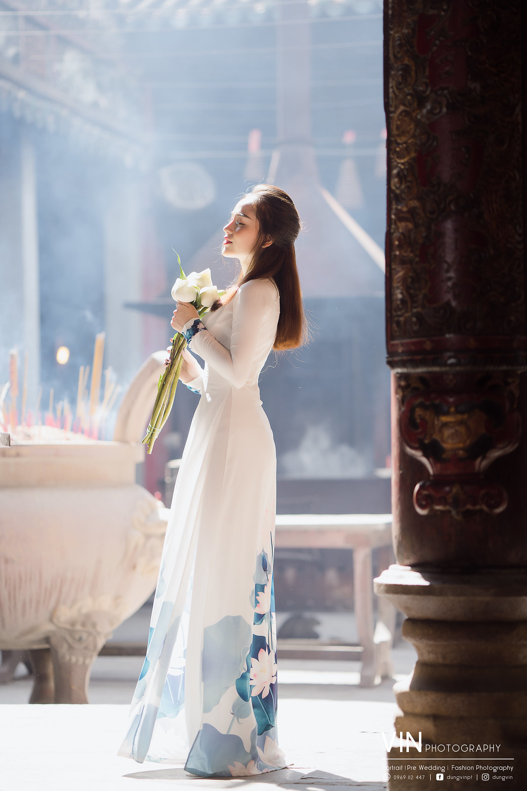 Vietnamese beautiful model - Ao dai Vietnamese traditional long dress