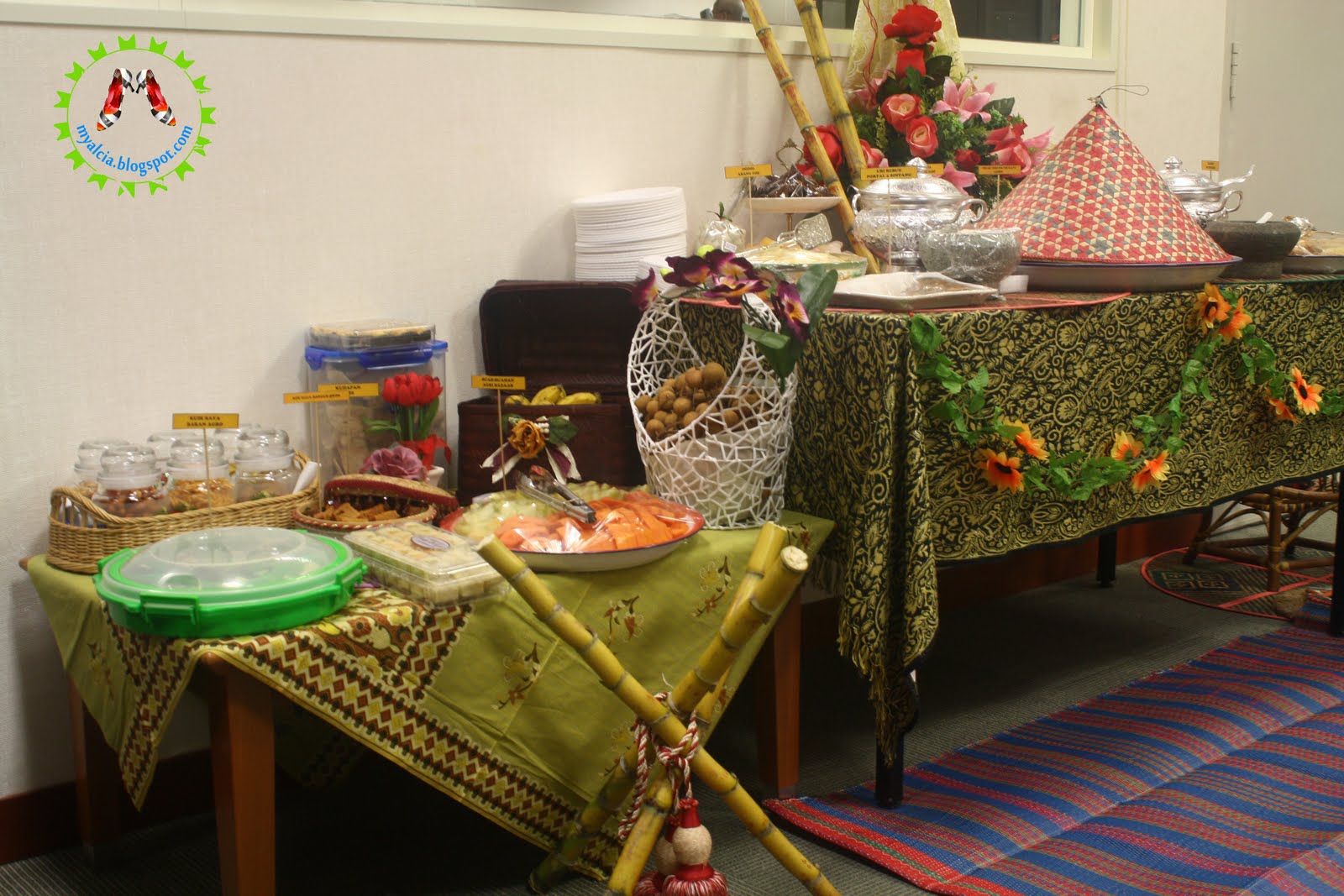 Hiasan Gerai Hari Raya - cerita kami: MAJLIS RAYA PICC 2012 : Some