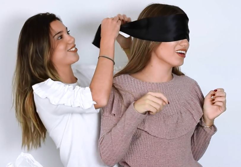 Spiele mit verbundenen Augen September 2021