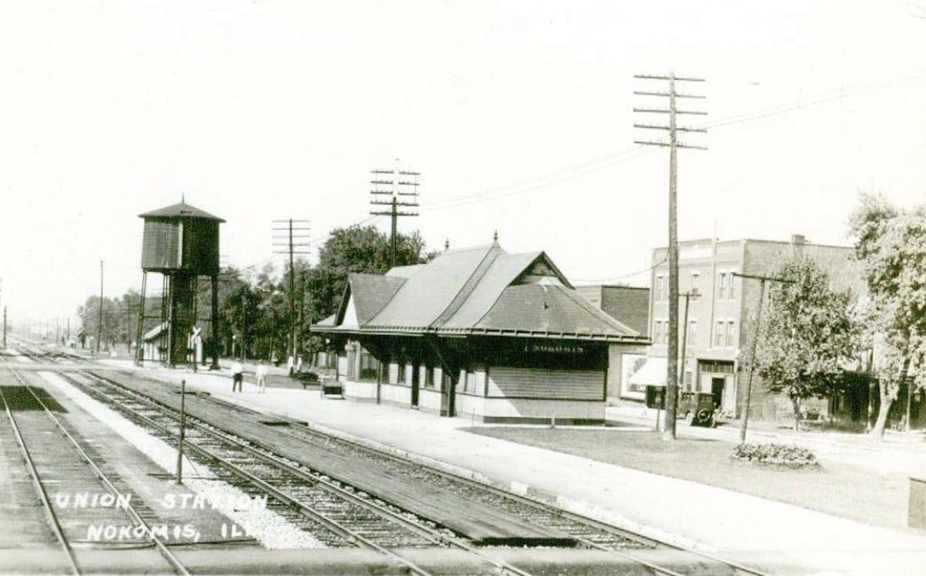 Towns and Nature Nokomis, IL C&EI and Big Four Union Depot and Old Grain Elevator