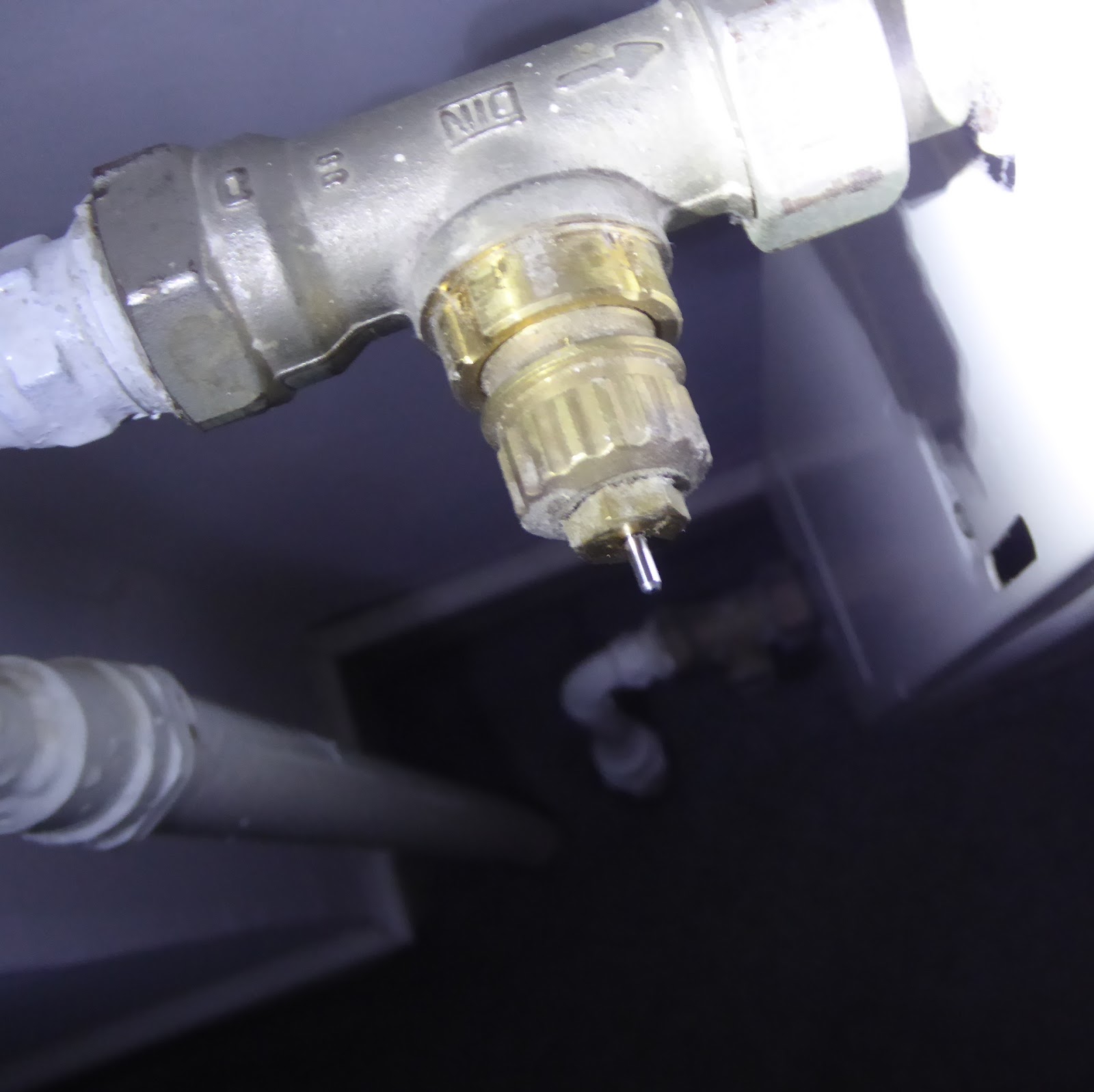 Balance Unterbrechung Abziehen heizung stift lockern Haft Patriotisch