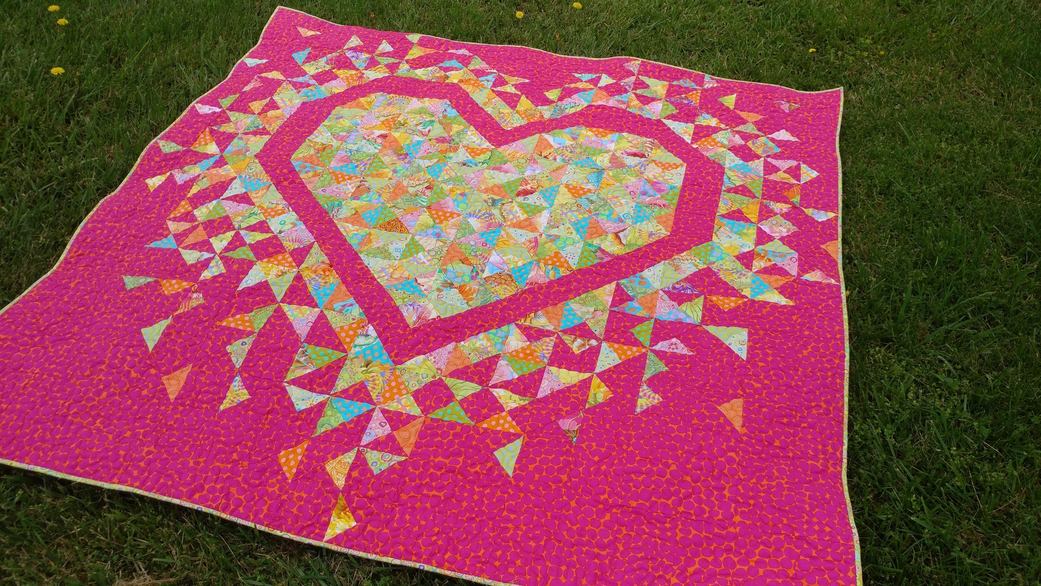 Slice of Pi Quilts Exploding Heart Quilt in Parakeet