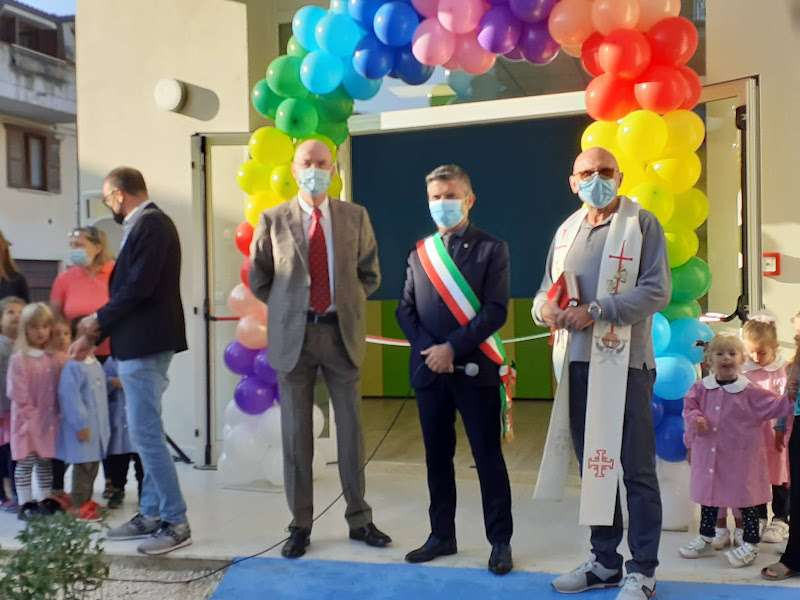 Inaugurata il 4 ottobre 2021 la Scuola d'Infanzia di via Gran Sasso, moderna e accogliente con riscaldamento a pavimento.