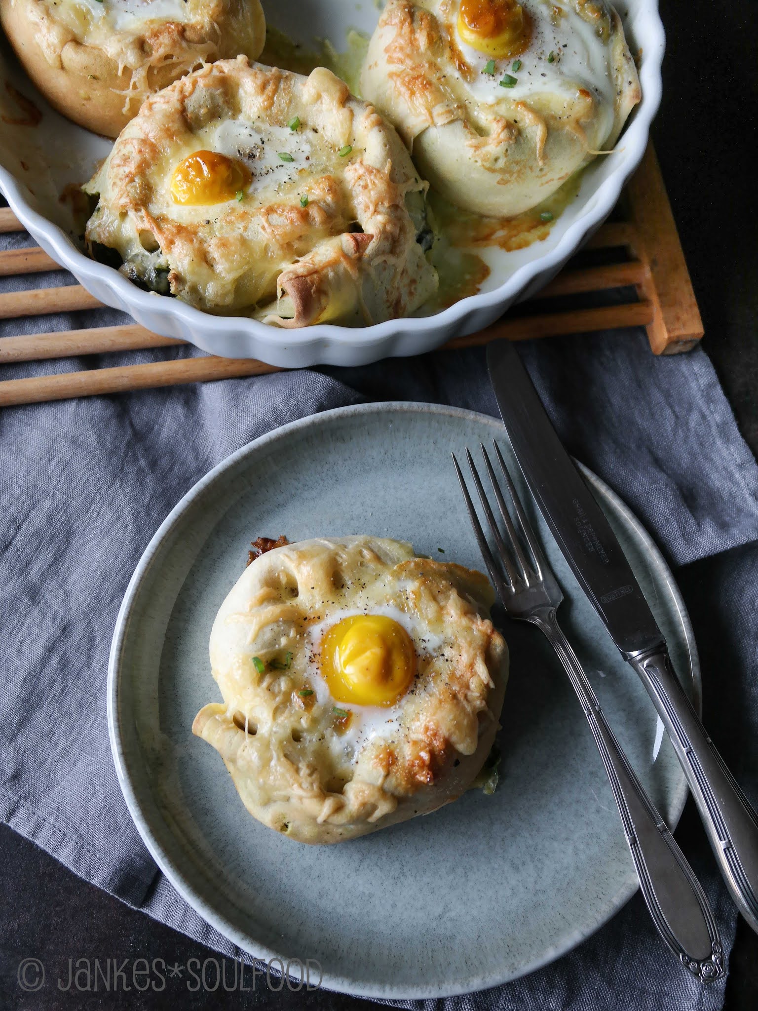 Pfannkuchen-Schnecken mit Grünkohl