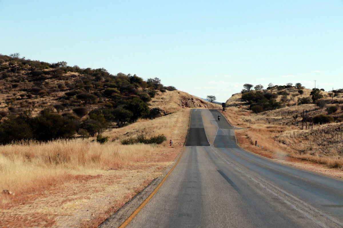 Вшестером по Намибии на джипах в пандемию