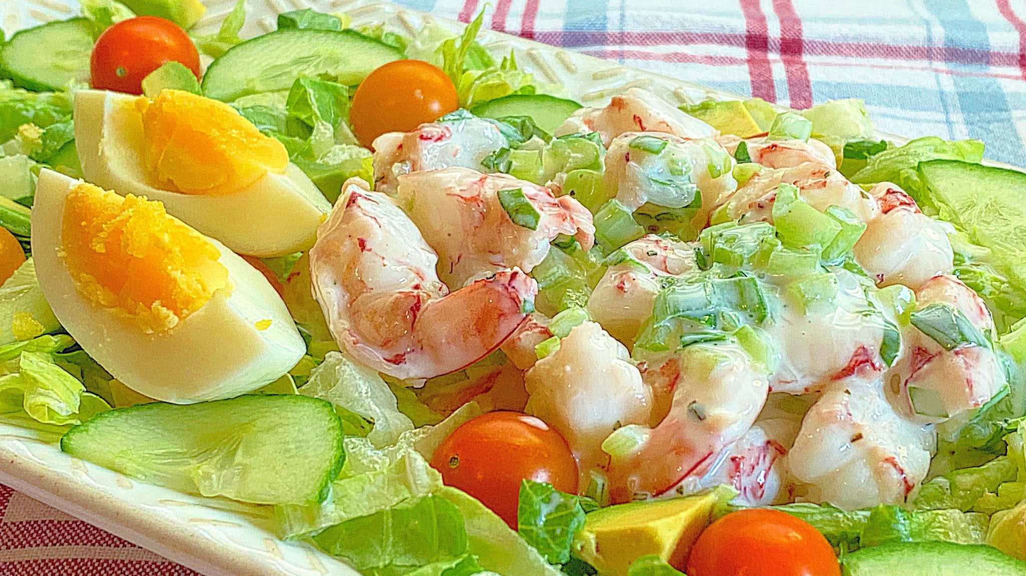 The Weekend Gourmet Build a Healthy Salad with Bolthouse Farms Creamy