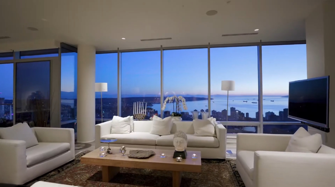 28 Photos vs. 1128 West Georgia Street #4901, Vancouver vs. Luxury Condo Interior Design Tour
