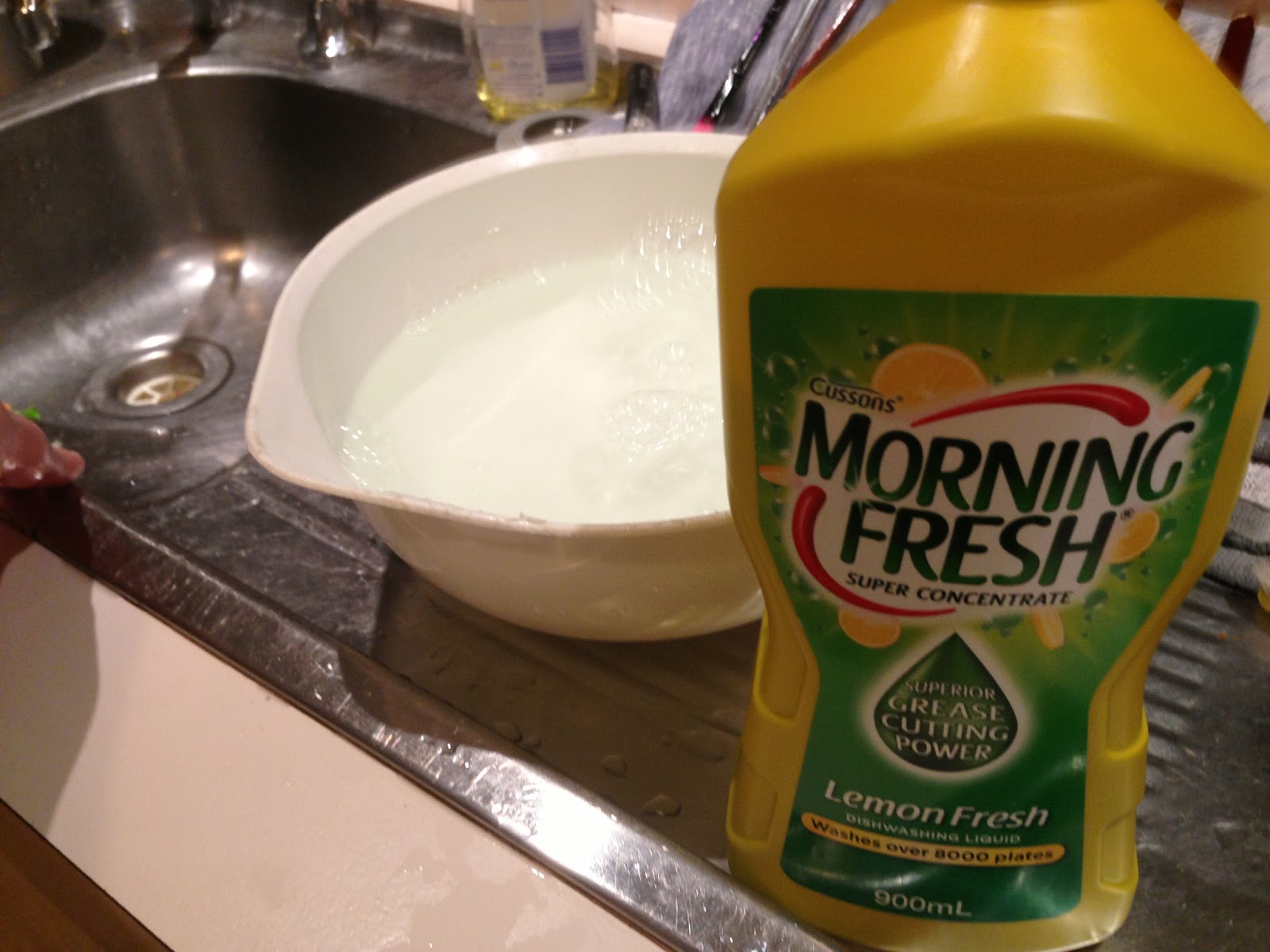 Whole Lotta Sparkle: Do You Clean Your Brushes?