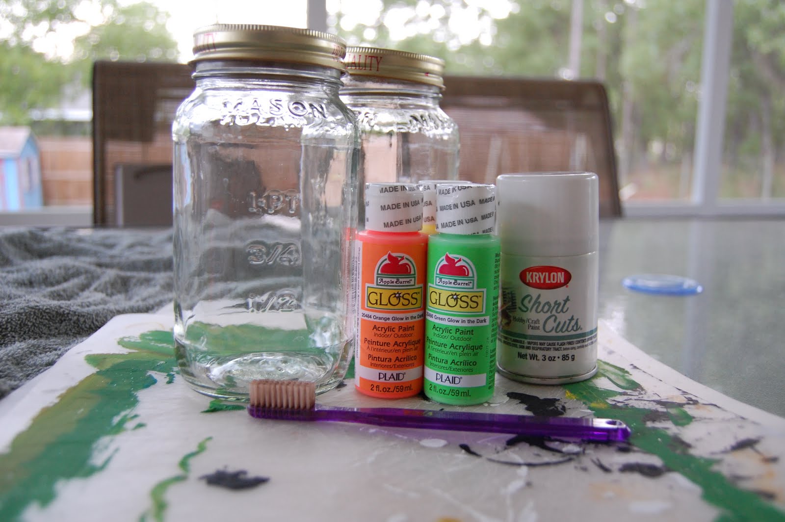 kristy.makes diy glow in the dark star jars