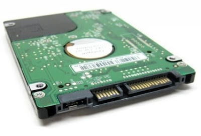 SATA (Serial Advanced Technology Attachment)