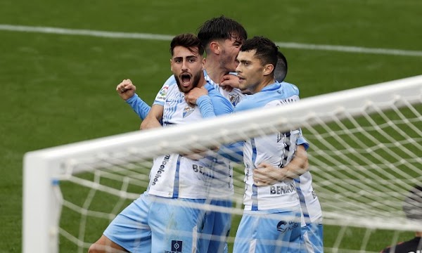 El Málaga tira de la conexión Muñoz para ganar al Sabadell (2-0)