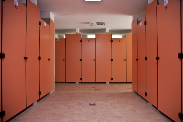 HPL-laminato-arredamento-spogliatoio-armadietti HPL-laminato-arredamento-spogliatoio-armadietti