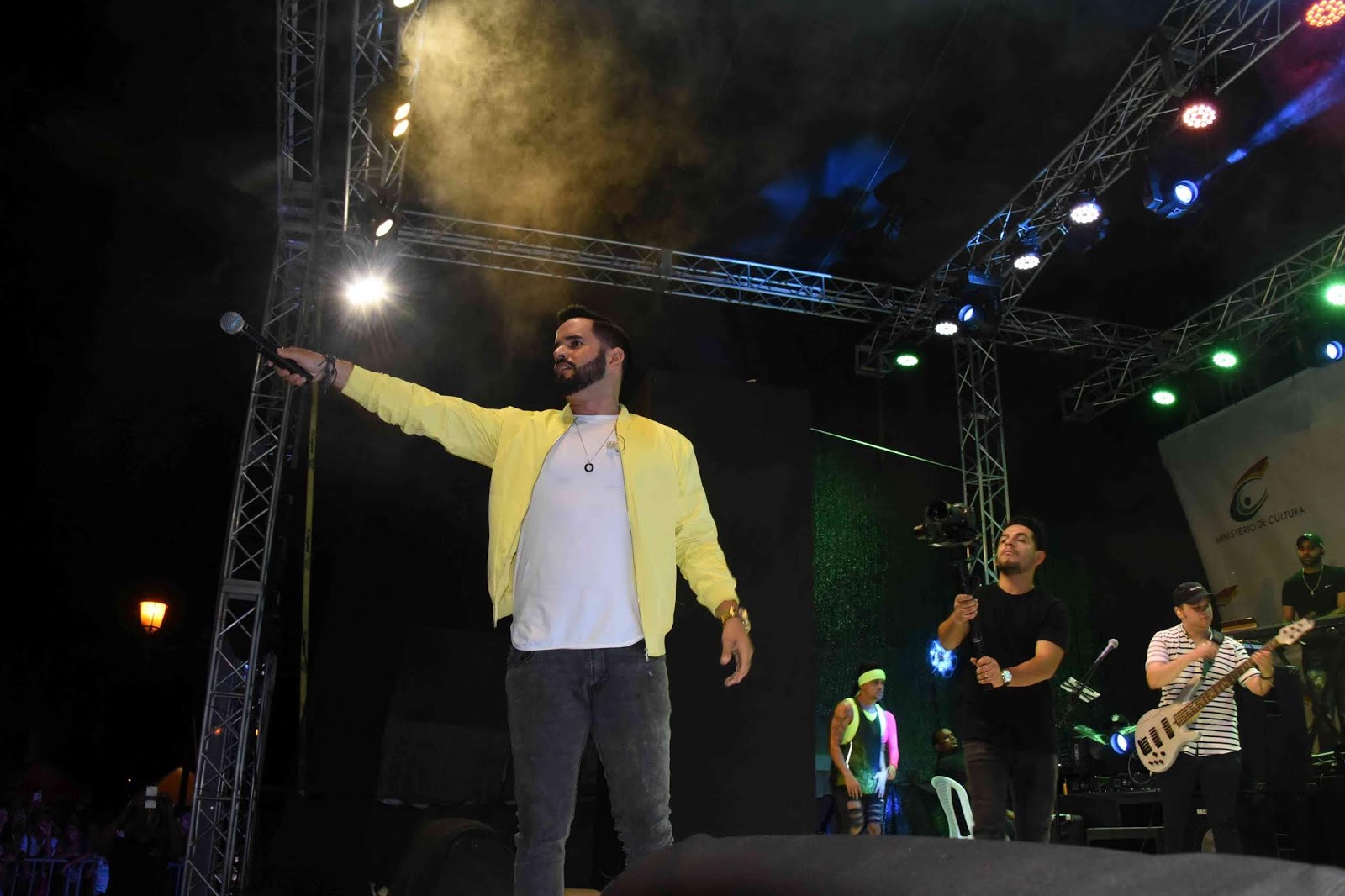 Presenta El