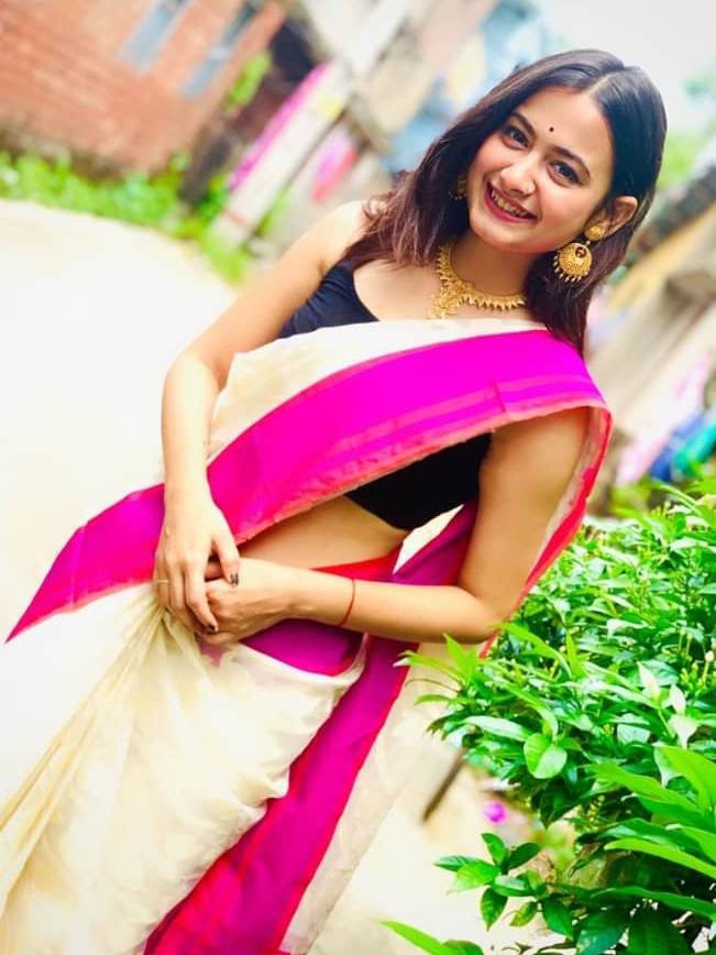 Mon Mane Na Colors Bangla Serial Actress Pallavi Dey