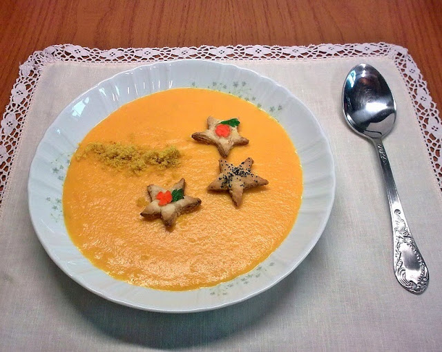 Crema de Zanahoria con Estrellitas de Hojaldre