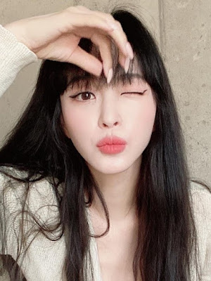 الممثلة هان يي سول تفاجئ معجبيها بالكشف عن صورة لصديقها الممثلة هان يي سول تفاجئ معجبيها بالكشف عن صورة لصديقها