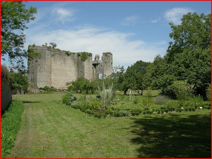 LA FRANCE : CHÂTEAUX: Montfort