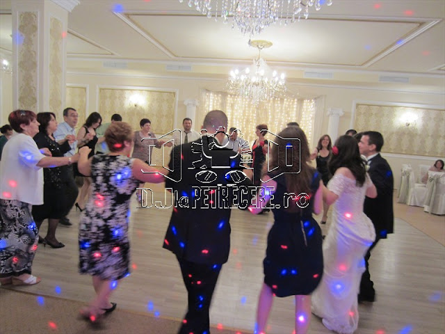 Petrecere de nunta - Empire Events - DJlaPetrecere.ro - 0768788228 Petrecere de nunta - Empire Events - DJlaPetrecere.ro - 0768788228