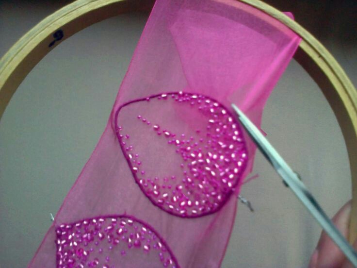 Tina's handicraft how to embroider flower leaves with organza and beads