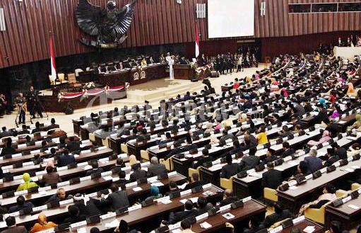 Wakil Ketua MPR Minta Untuk Menghentikan Aksi Saling Lapor Yang Kini Makin Marak Dilakukan Wakil Ketua MPR Minta Untuk Menghentikan Aksi Saling Lapor Yang Kini Makin Marak Dilakukan