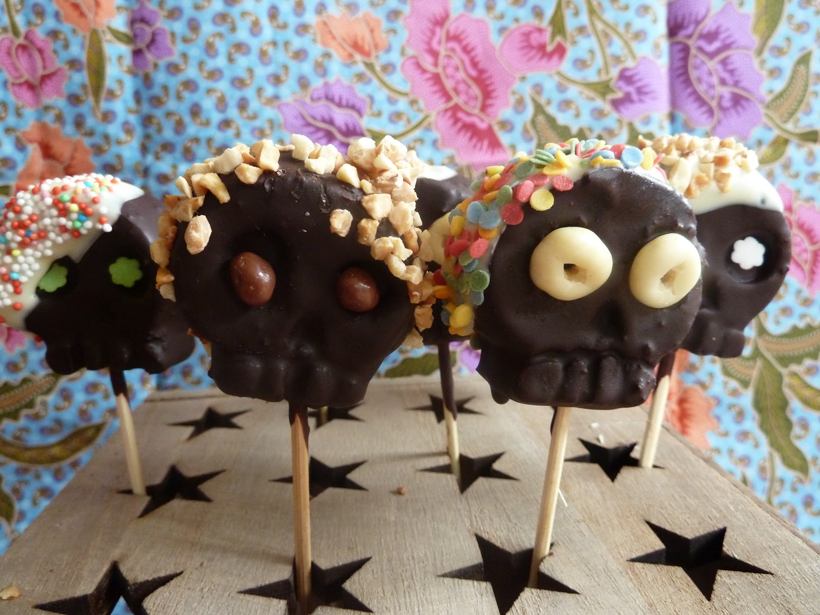 Überall &amp; Nirgendwo: Cake Pops! Grusel-Gespenster-Geburtstags&amp;quot;kuchen&amp;quot;