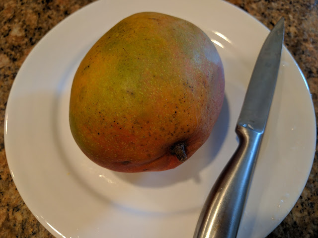 How To Peel A Mango - A Life Unprocessed