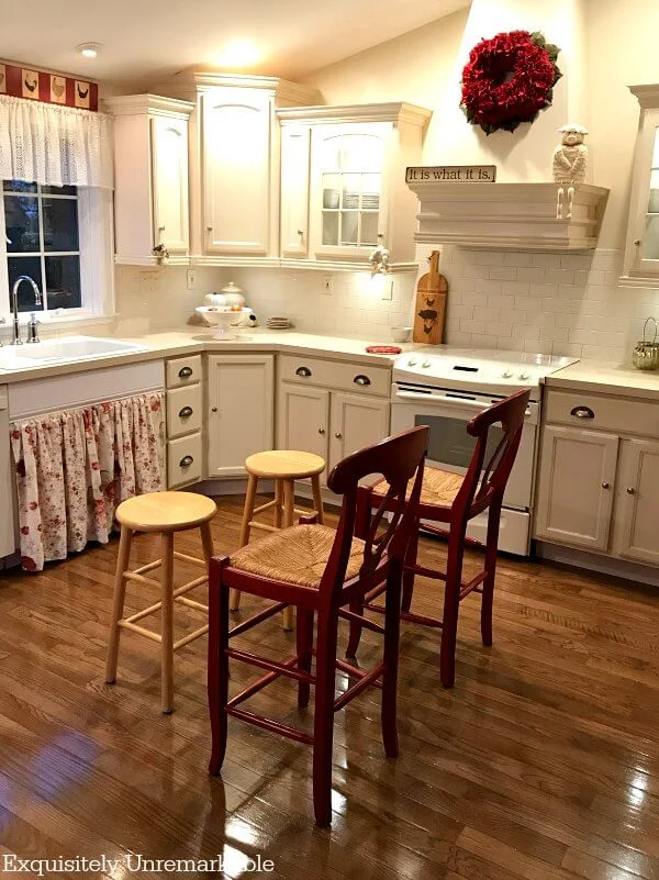 Red And White Kitchen Decor