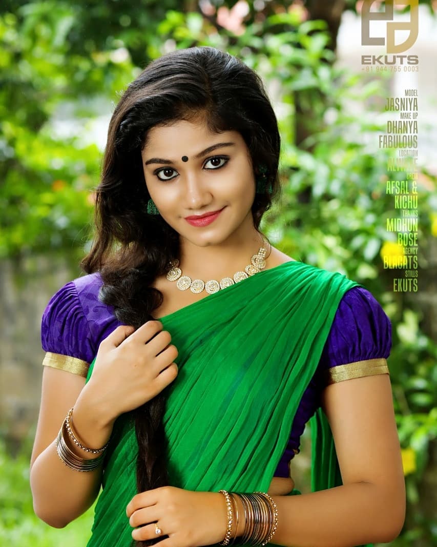Kerala beautiful actress Jasnya Jayadeesh photos - Gallery 1