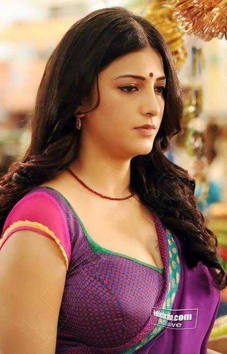 Celebrity Actress Cleavage Breast Pics