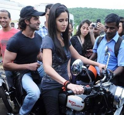 Katrina Kaif Riding Bike With Hrithik Roshan ZNMD (6) « Thebebo is a ...