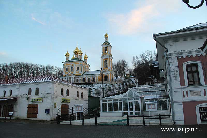 Церковь посреди волги