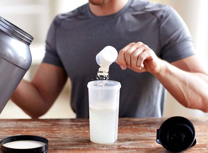 ¿Es mejor tomar la proteína antes o después del ejercicio con pesas? ¿Es mejor tomar la proteína antes o después del ejercicio con pesas?