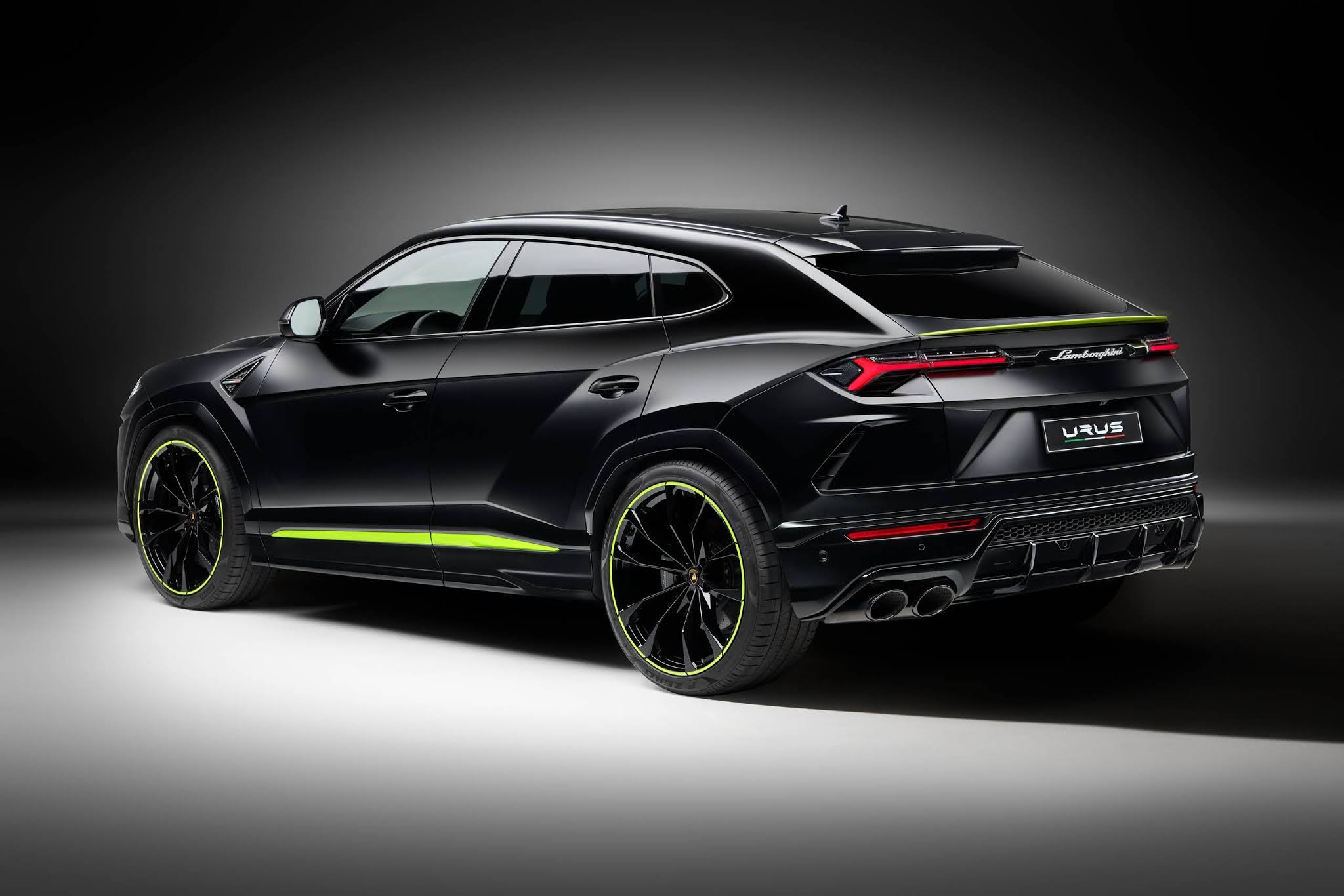Urus ganha versão Graphite Capsule fotos