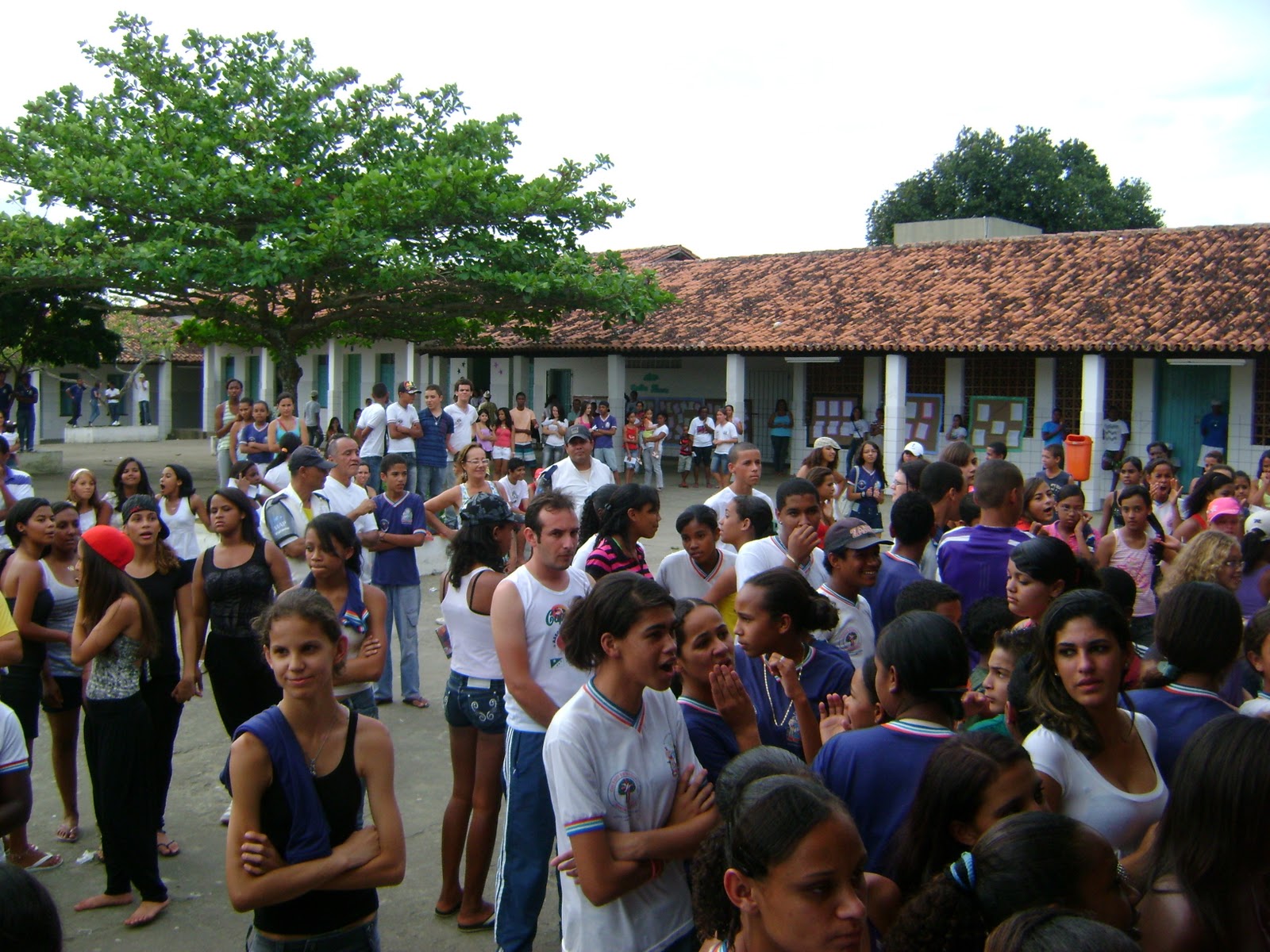 CESB-COLÉGIO ESTADUAL SANTA BERNADETE: AQUARELA CULTURAL